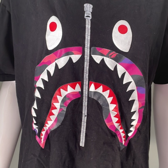 BAPE A Bathing Ape T-Shirt Graphic Shark Tee Unisex Size Large - Picture 2 of 8